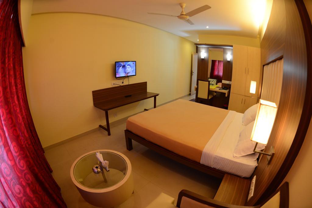 Hotel Ayush International Мангалор Экстерьер фото