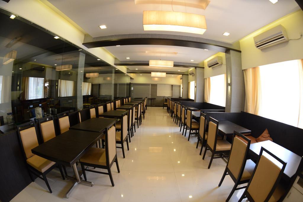 Hotel Ayush International Мангалор Экстерьер фото