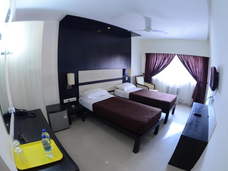 Hotel Ayush International Мангалор Экстерьер фото